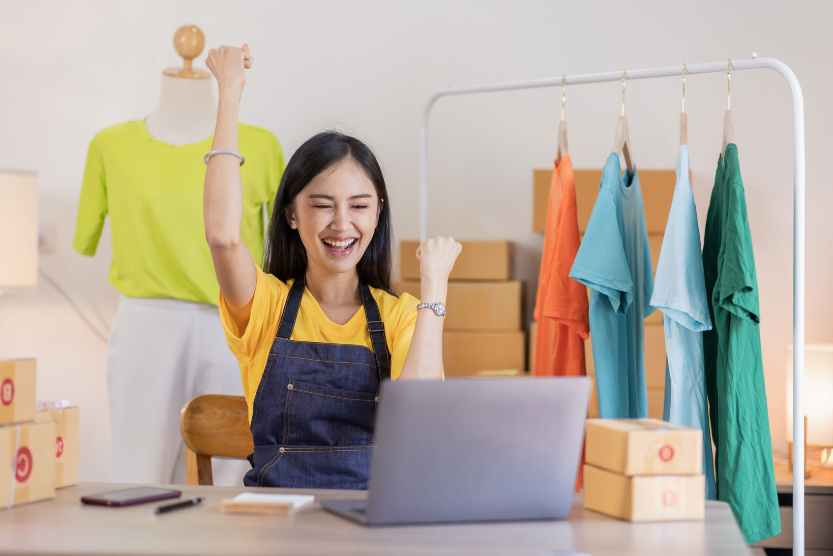 How Online Marketplaces Are Transforming Buying & Selling in Kerala